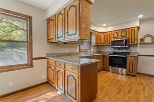 1559 McCarthy Rd, Eagan, MN 55121 - Photo 4