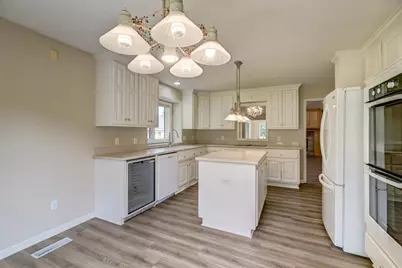 2611 Parkview Drive, White Bear Lake, MN 55110 - Photo 10
