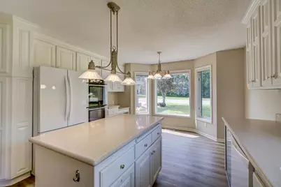2611 Parkview Drive, White Bear Lake, MN 55110 - Photo 6