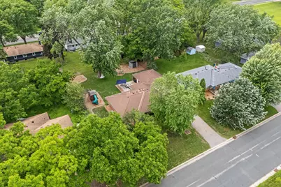 10916 Ewing Avenue S, Bloomington, MN 55431 - Photo 32