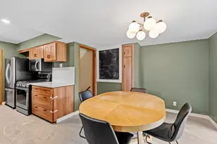10916 Ewing Ave S, Bloomington, MN 55431 - Photo 10