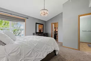 407 Lookout Pl NE, Columbia Heights, MN 55421 - Photo 18