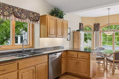 10426 Eagle Pointe Circle, Woodbury, MN 55129 - Photo 16