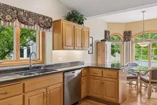 10426 Eagle Pointe Cir, Woodbury, MN 55129 - Photo 16