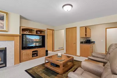 10426 Eagle Pointe Circle, Woodbury, MN 55129 - Photo 32