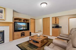 10426 Eagle Pointe Cir, Woodbury, MN 55129 - Photo 32