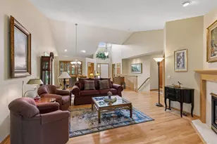 10426 Eagle Pointe Cir, Woodbury, MN 55129 - Photo 12