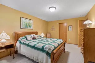10426 Eagle Pointe Cir, Woodbury, MN 55129 - Photo 36