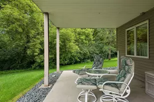 10426 Eagle Pointe Cir, Woodbury, MN 55129 - Photo 42