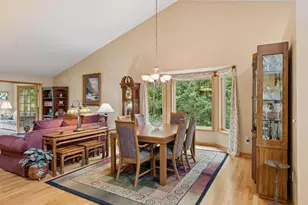 10426 Eagle Pointe Cir, Woodbury, MN 55129 - Photo 8