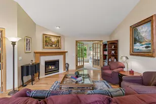 10426 Eagle Pointe Cir, Woodbury, MN 55129 - Photo 10