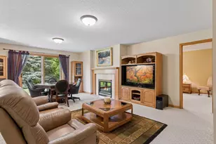 10426 Eagle Pointe Cir, Woodbury, MN 55129 - Photo 30