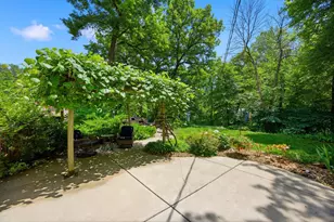 851 County Rd C E, Maplewood, MN 55109 - Photo 28
