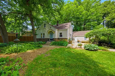 851 County Road C E, Maplewood, MN 55109 - Photo 2