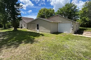 1433 1st Ave NE, Glenwood, MN 56334 - Photo 2