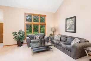 18511 Maple Leaf Dr, Eden Prairie, MN 55346 - Photo 10