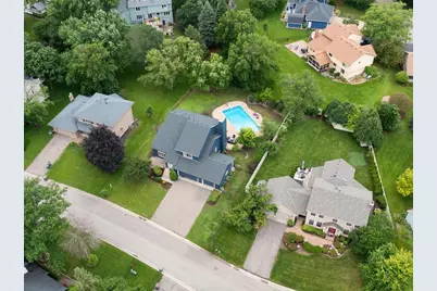 18511 Maple Leaf Drive, Eden Prairie, MN 55346 - Photo 2