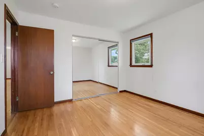 33 Greenway Avenue N, Oakdale, MN 55128 - Photo 8