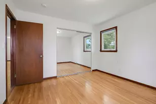 33 Greenway Ave N, Oakdale, MN 55128 - Photo 8