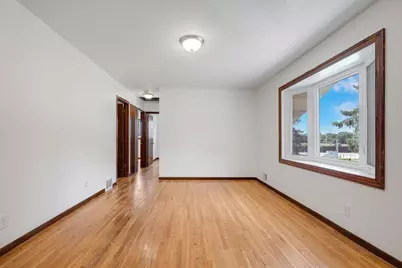 33 Greenway Avenue N, Oakdale, MN 55128 - Photo 2