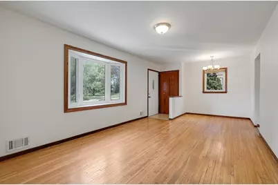 33 Greenway Avenue N, Oakdale, MN 55128 - Photo 6