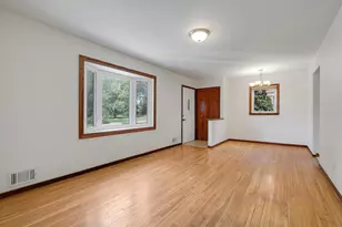 33 Greenway Ave N, Oakdale, MN 55128 - Photo 6