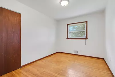 33 Greenway Avenue N, Oakdale, MN 55128 - Photo 14
