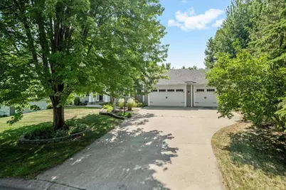 794 Interlachen Draw, Woodbury, MN 55125 - Photo 2
