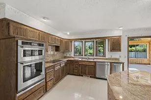 7419 Hyde Park Dr, Edina, MN 55439 - Photo 8