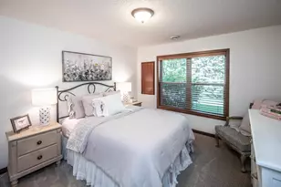 8619 Lake Riley Dr, Chanhassen, MN 55317 - Photo 26