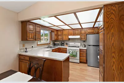 5241 Vera Cruz Avenue N, Crystal, MN 55429 - Photo 8