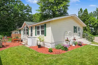 5021 Wellington Avenue, Mounds View, MN 55112 - Photo 2