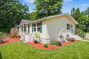 5021 Wellington Ave, Mounds View, MN 55112 - Photo 2