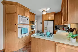 986 Galvin Ave, West Saint Paul, MN 55118 - Photo 6