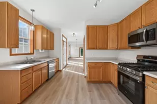 442 Meadowood Ln, Burnsville, MN 55337 - Photo 10