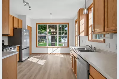 442 Meadowood Lane, Burnsville, MN 55337 - Photo 6