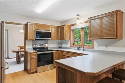 4085 Deerwood Trail, Eagan, MN 55122 - Photo 10