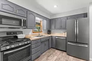 784 Mary St N, Maplewood, MN 55119 - Photo 10