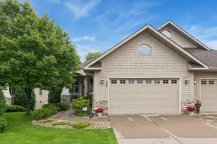 9385 Libby Ln, Eden Prairie, MN 55347 - Photo 2