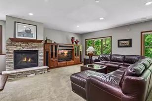 9385 Libby Ln, Eden Prairie, MN 55347 - Photo 22