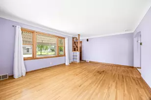 1951 Fremont Ave E, Saint Paul, MN 55119 - Photo 4