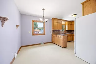 1951 Fremont Ave E, Saint Paul, MN 55119 - Photo 10