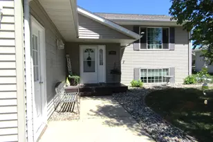 217 London Rd, Marshall, MN 56258 - Photo 2