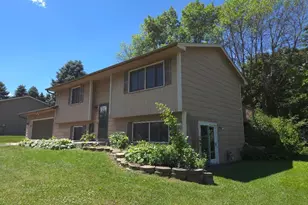 5627 Lannon Ave NE, Albertville, MN 55301 - Photo 2