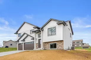 829 N Grant St, Ellsworth, WI 54011 - Photo 2