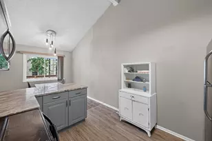 324 Shawnee Trail, Shakopee, MN 55379 - Photo 6