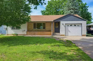 735 E 4th St, Litchfield, MN 55355 - Photo 18