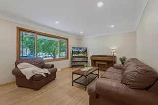 735 E 4th St, Litchfield, MN 55355 - Photo 4