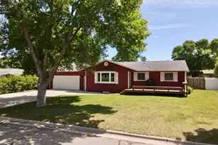 1020 11th St SW, Wadena, MN 56482 - Photo 2