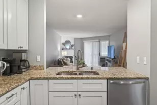 7606 York Ave S, Edina, MN 55435 - Photo 6